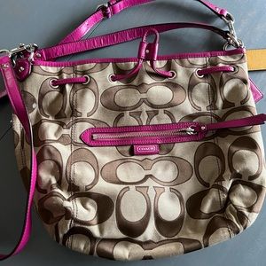 Classic Coach - traditional brown/hot pink